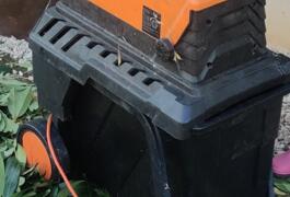 Location outil Broyeur de végetaux Électrique près de Herchies