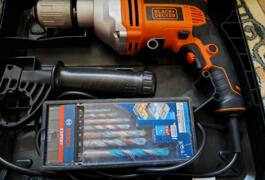 Location outil Perceuse Électrique Black et decker près de Saint-Maurice-l'Exil