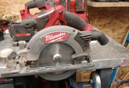 Location outil Scie circulaire Milwaukee près de Ludon-Médoc