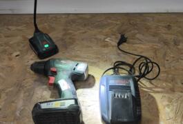 Location outil Perceuse visseuse + lampe Bosch I près de Loon-Plage