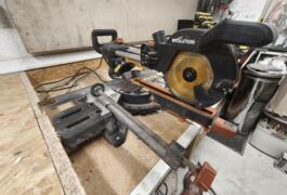 Location outil Scie à onglet Électrique près de Loon-Plage