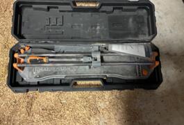 Location outil Coupe carreaux Manuel près de Bidos