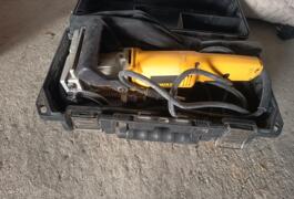 Location outil Lamelleuse Dewalt près de Colmar