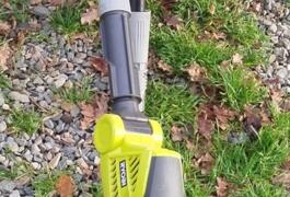 Location outil Taille haie sur perche Électrique Ryobi près de Cossé-le-Vivien