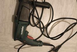 Location outil Perceuse Électrique Metabo près de Saint-Martin-d'Hères