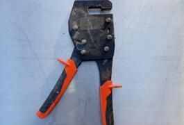 Location outil Pince à sertir près de Ploufragan