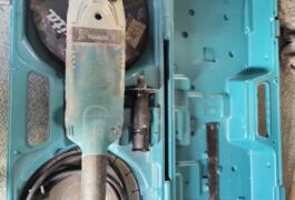 Location outil Meuleuse Électrique Makita près de Martinvast