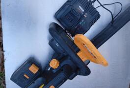 Location outil Tronçonneuse Électrique près de Ploufragan