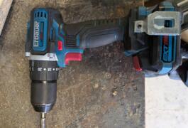 Location outil Perceuse Sans-fil Erbauer près de Saint-Germain-du-Puy