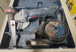 Location outil Meuleuse Électrique Bosch près de Plappeville