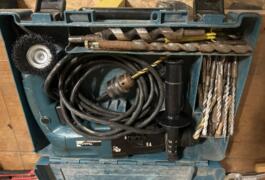 Location outil Perceuse Électrique Makita près de Arvert