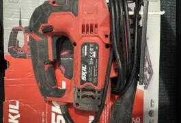 Location outil Scie sauteuse Laser Skil près de Le Plessis-Trévise