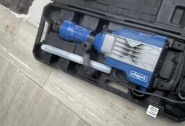 Location outil Marteau piqueur Électrique près de Plurien