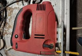 Location outil Scie sauteuse Filaire près de Pau