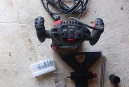 Location outil Défonceuse à bois Électrique Parkside près de Péret