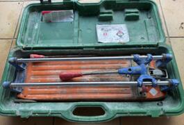 Location outil Coupe carreaux Manuel près de Moissac