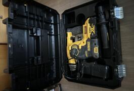 Location outil Burineur perforateur Électrique Dewalt près de Thoiry