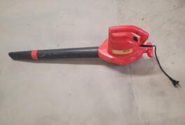 Location outil Aspirateur souffleur Électrique Bosch près de Faverolles-sur-Cher