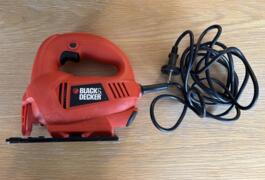 Location outil Scie sauteuse Filaire Black et decker près de Levallois-Perret