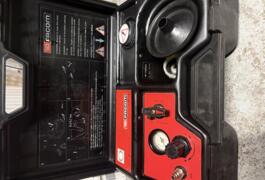 Location outil Purgeur de frein Facom près de Locqueltas