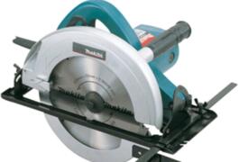 Location outil Scie circulaire Électrique Makita près de Coudeville-sur-Mer