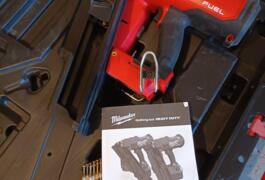 Location outil Cloueur Électrique Milwaukee près de Rochefort