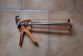 Location outil Pistolet silicone près de Hyères