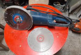 Location outil Découpeuse à disque Électrique Bosch près de Lens-Lestang