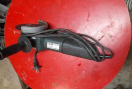 Location outil Meuleuse d'angle Metabo près de Lens-Lestang