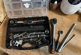 Location outil Clé à douille Coffret Dexter près de La Celle-Saint-Cloud