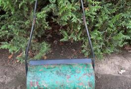 Location outil Rouleau à gazon près de La Celle-Saint-Cloud