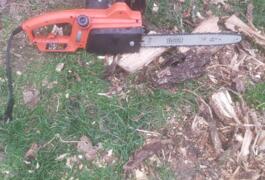 Location outil Tronçonneuse électrique guide 35cms Black et decker près de Armillac