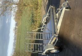 Location outil Remorque porte moto Moins de 750kg Lider près de Sallen