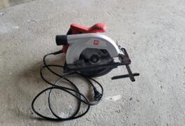 Location outil Scie circulaire Électrique près de Châtellerault