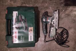 Location outil Ponceuse Électrique Bosch près de Pontchâteau