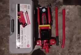 Location outil Cric Hydraulique près de Pontchâteau