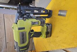 Location outil Cloueur Électrique Ryobi près de Cournon-d'Auvergne