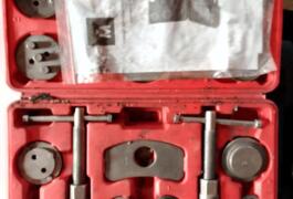 Location outil Coffret repousse piston pour frein près de Beaulieu-sur-Loire