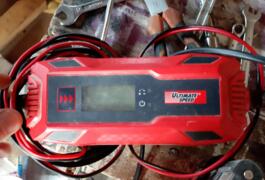 Location outil Chargeur de batterie Électrique près de Beaulieu-sur-Loire