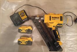 Location outil Cloueur Dewalt près de Châbons