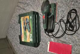 Location outil Ponceuse vibrante Électrique Bosch près de Verrières-en-Anjou