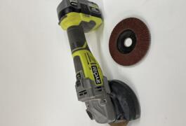 Location outil Meuleuse Sans-fil près de Landevieille