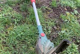 Location outil Débroussailleuse Électrique près de Saint-Germain-lès-Corbeil