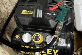 Location outil Compresseur Électrique Stanley près de Saint-Germain-lès-Corbeil