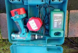 Location outil Perceuse Sans-fil Metabo près de Châteaubourg