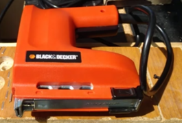 Location outil Cloueur Électrique Black et decker près de Auchel