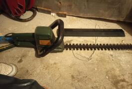 Location outil Taille haie Électrique Black et decker près de Vertou