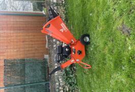 Location outil Broyeur de végetaux Thermique près de Saint-Martin-aux-Buneaux