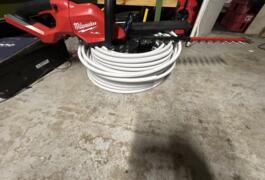 Location outil Taille haie Électrique Milwaukee près de Locqueltas