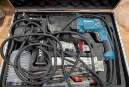 Location outil Burineur perforateur Électrique Makita près de Saint-Loubès